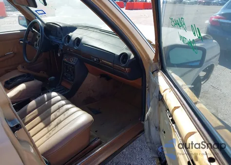 1983 Mercedes-Benz 240 D z USA, uszkodzony, nr VIN WDBAB23A4DB365806